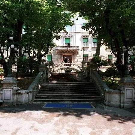 Grand Porro Hotel 4*