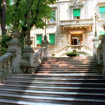 Grand Porro Hotel 4*